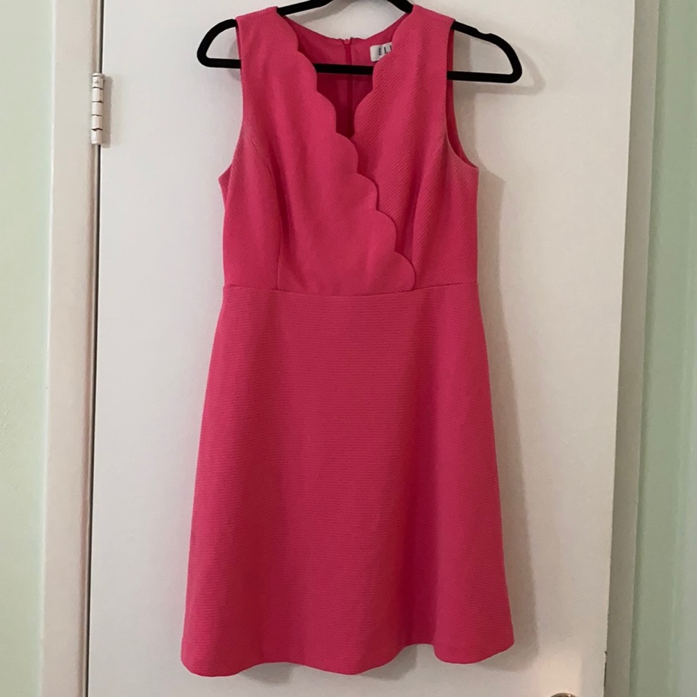 NWOT! Elle Scalloped Dress 👗 Sz 6 Hot Pink